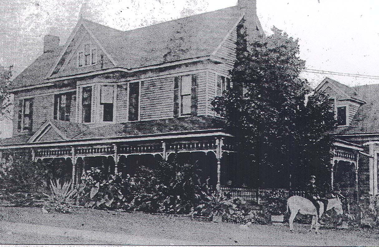 Carmichael home where Chief Colbert Chapter DAR held their first meeting in 1907